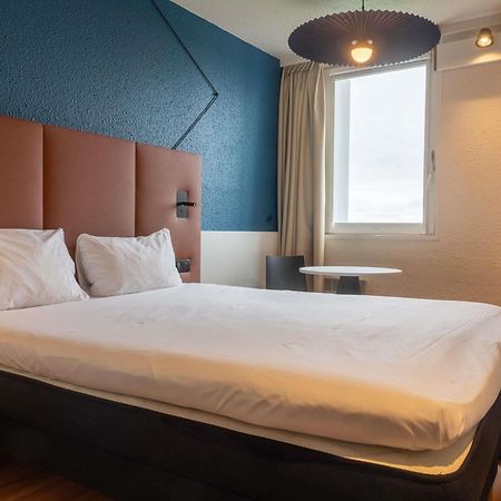 Hotel ibis Lyon Est Bron Exterior foto